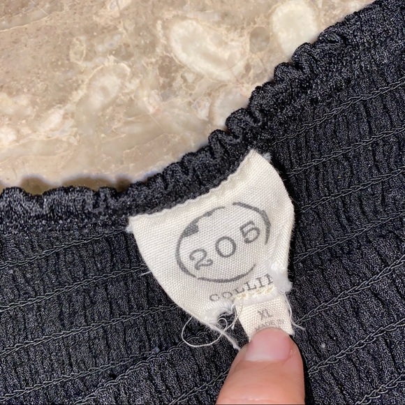 Black puffy sleeve top - Picture 3 of 3